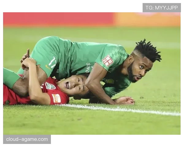 国安战术转型：双翼折损后控球体系承压，反击成阶段性求生选项